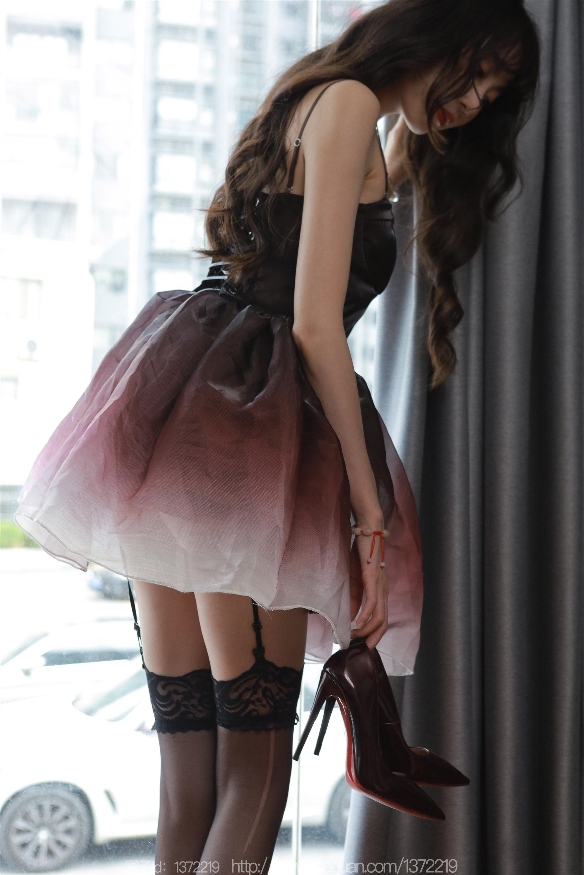 IESS异思趣向  2023.04.30 丝享家 1437 团团 《黑色吊带袜》